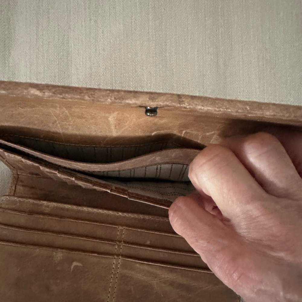 Frye Melissa trifold Leather Wallet - Picture 4 of 6